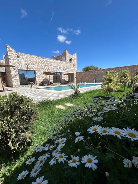 Property building, Spring, Day, Natural landscape, Garden, Garden view, Pool view, Swimming pool