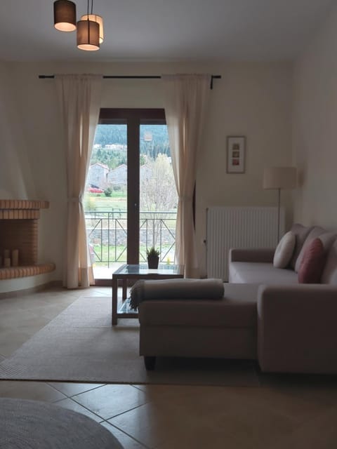 Vytina maisonette House in Arcadia, Greece