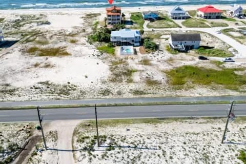 Private Pool Beach Front Sleeps 18 Family home House in Saint George Island