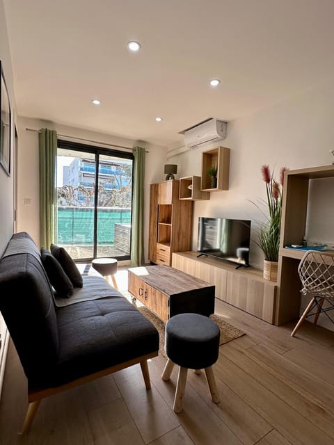 Communal lounge/ TV room, TV and multimedia, Living room, Seating area
