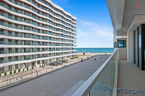 Property building, Neighbourhood, Natural landscape, City view, Parking