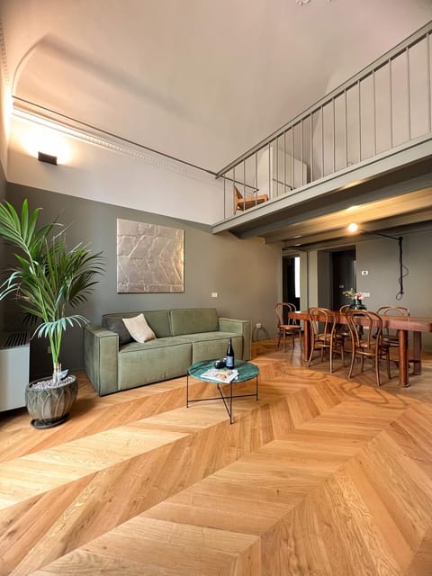 Seating area, Dining area