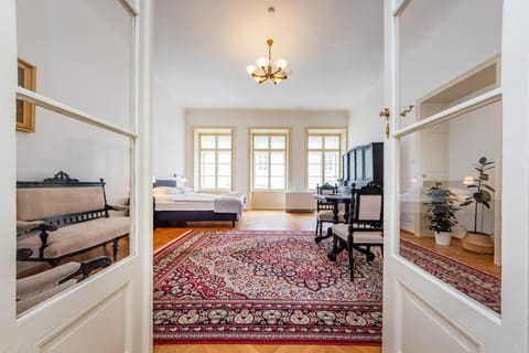 Living room, Photo of the whole room, Bedroom