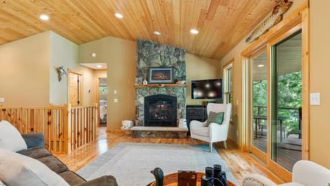 5 Pines on Ossie by Woods to Water House in Breezy Point