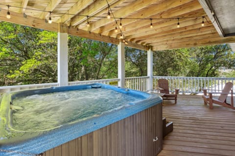 1009 - Land's End House in Corolla