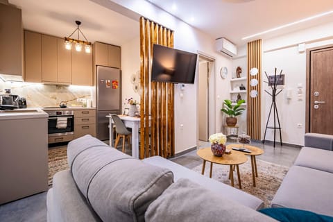 Ellywood Apartment in Thessaloniki