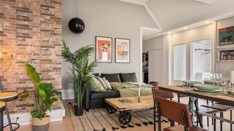 Living room, Seating area, Dining area