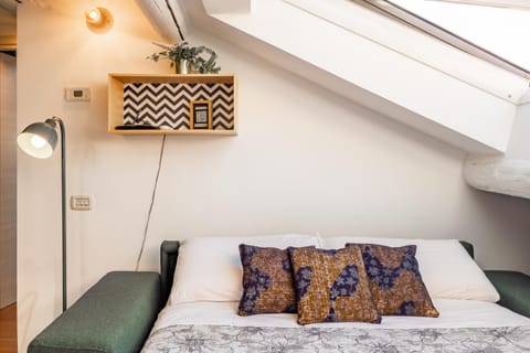 Bed, Living room