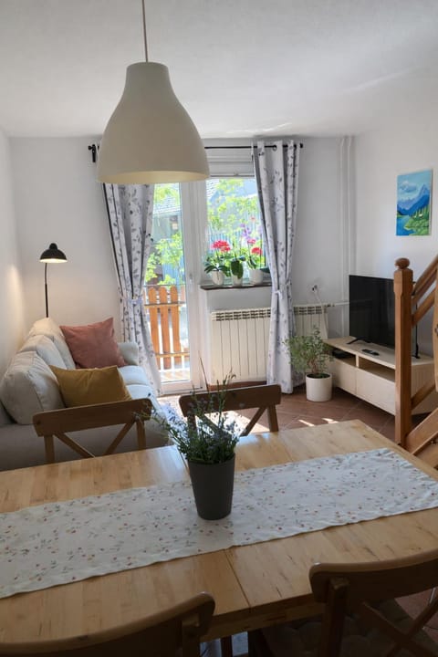 Communal lounge/ TV room, Living room, Seating area, Dining area