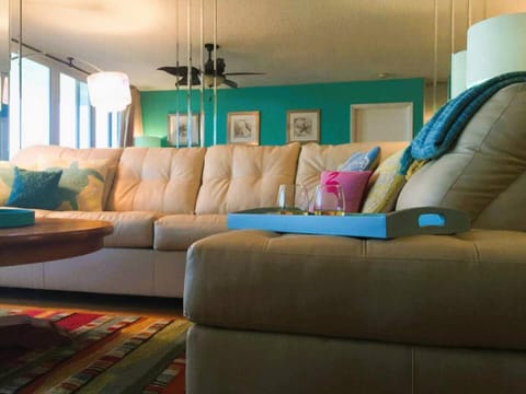 Serene 2BR Oceanfront Condo with Balcony, Florida House in Ponce Inlet