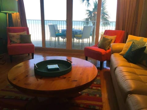 Serene 2BR Oceanfront Condo with Balcony, Florida House in Ponce Inlet