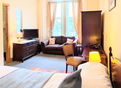 Ensuite rooms, self-catering in shared kitchens Bed and Breakfast in Dumfries