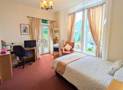 Ensuite rooms, self-catering in shared kitchens Bed and Breakfast in Dumfries
