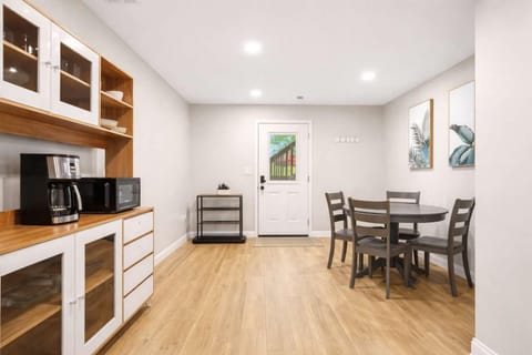 Charming 1-BR Retreat in the Heart of Clarksville Apartment in Clarksville