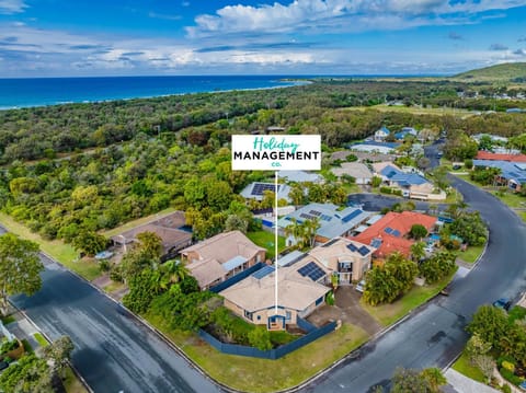 Neighbourhood, Bird's eye view, Location