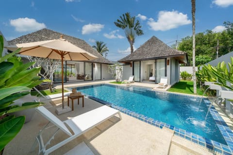 Property building, Patio, Day, Garden, Garden view, Pool view, Swimming pool, sunbed