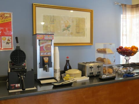 Kitchen or kitchenette, Breakfast