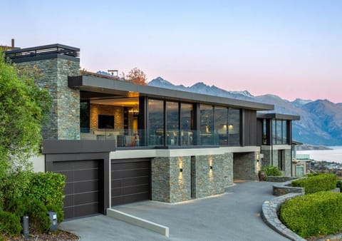 Property building, Natural landscape, Skiing, Lake view, Mountain view, Parking, storage