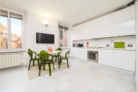 TV and multimedia, Kitchen or kitchenette, Dining area
