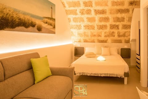 Bed, Living room, Photo of the whole room