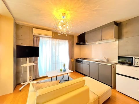 TV and multimedia, Kitchen or kitchenette, Dining area, stove