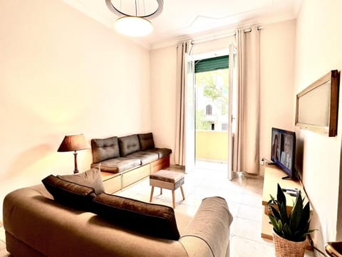 Communal lounge/ TV room, TV and multimedia, Living room, Seating area, Evening entertainment