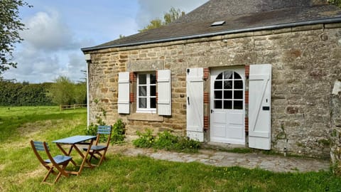 Property building, Spring, Day, Garden, Garden view