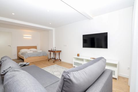 The Spinner Spot I Self Check-in I ᴄᴏʜᴏsᴛ Apartment in Klaipėda