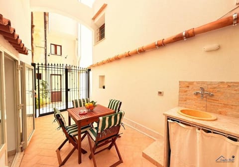 Patio, Solarium, Balcony/Terrace