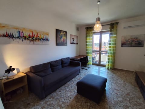 Bed, Living room, Seating area