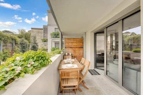 Patio, Dining area