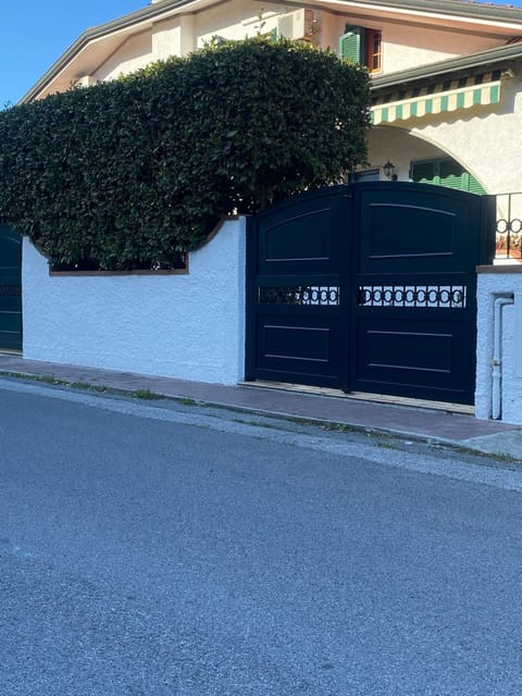 Property building, Street view