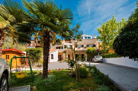 Property building, Facade/entrance, Garden, View (from property/room)