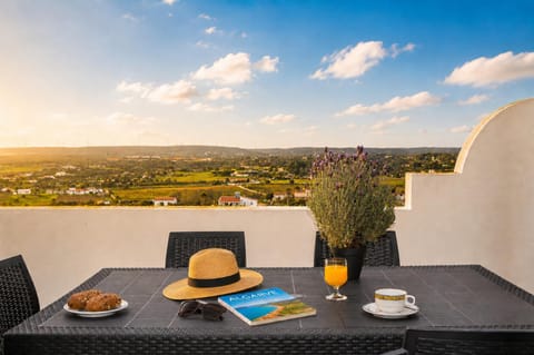 Day, Natural landscape, View (from property/room), Balcony/Terrace, Dining area, internet, pet friendly