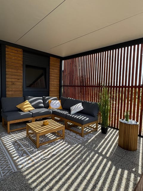 Day, View (from property/room), Balcony/Terrace, Balcony/Terrace, Seating area