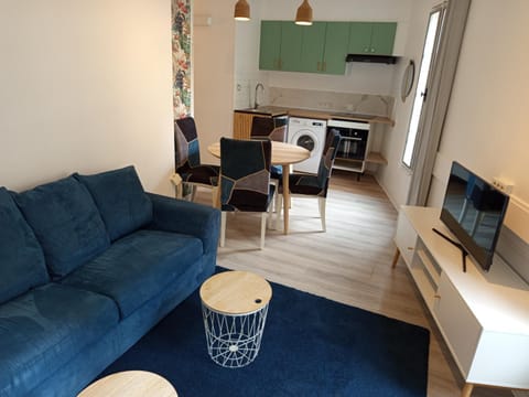 TV and multimedia, Living room, Dining area