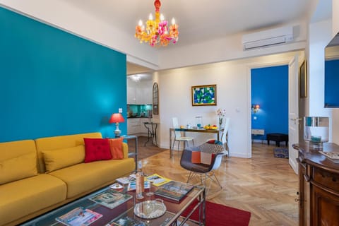 Living room, Dining area, air conditioner