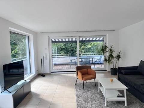 TV and multimedia, Balcony/Terrace, Living room, Seating area, Evening entertainment