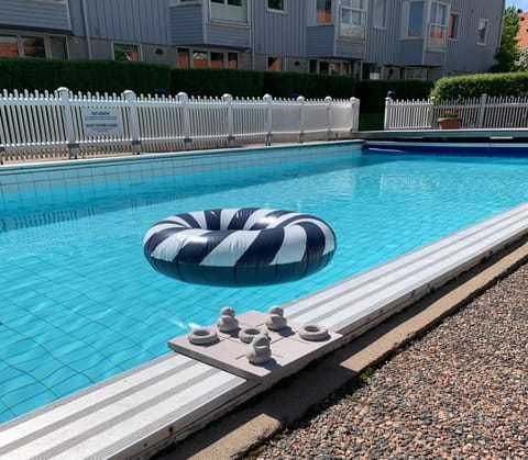 Day, Pool view, Swimming pool, sunbed
