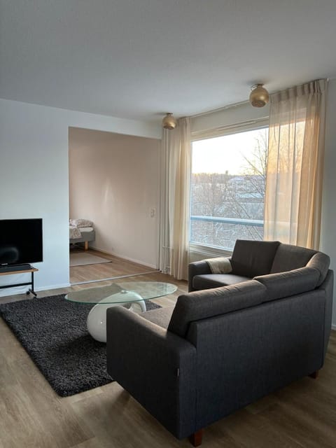 Communal lounge/ TV room, TV and multimedia, Living room, Photo of the whole room, Seating area, City view, City view