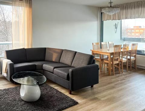 Communal lounge/ TV room, View (from property/room), View (from property/room), Living room, Photo of the whole room, Seating area, Dining area, City view, City view, Landmark view, Landmark view