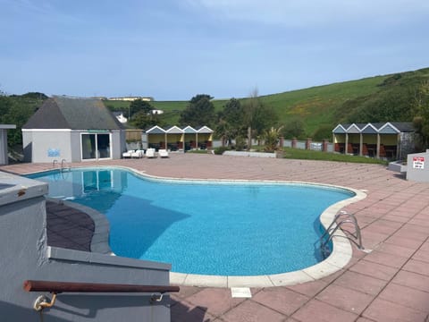 Newquay Bay - 3-Bed Caravan - Sleeps 6 Chalet in Newquay