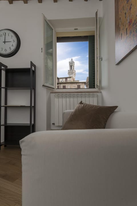 Property building, Summer, Living room, City view, Landmark view, Seasons, heating