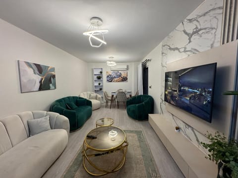 Communal lounge/ TV room, TV and multimedia, Living room, Seating area, Evening entertainment