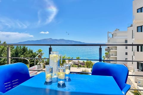 Day, Natural landscape, View (from property/room), Balcony/Terrace, Dining area, Mountain view, Sea view, Drinks