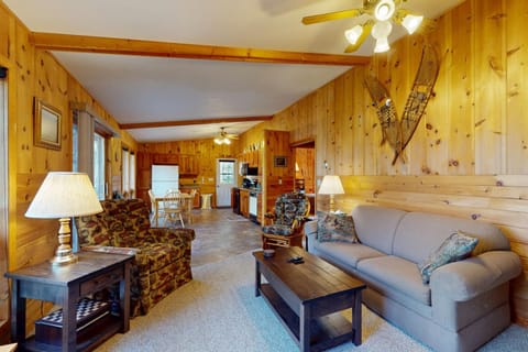 Swaying Pines Estate House in Three Lakes