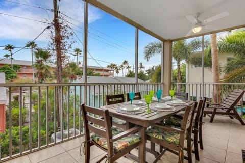 Sun Kissed Villa by SkyRun Anna Maria House in Bradenton Beach