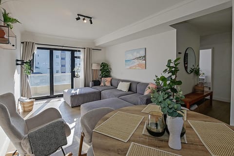 Living room, Dining area, Mountain view, Sea view