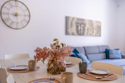 Living room, Decorative detail, Seating area