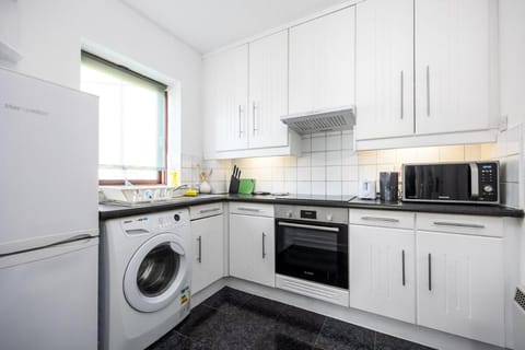 Chic 2Bed With Canal Views-15 Min To Kilmainham Gaol Apartment in Dublin